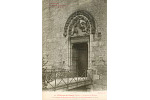 40 Chteau de Coucy (Aisne) - La porte du Donjon (Au tympan la lgende du Sire de Coucy combattant un lion) (+devise)
