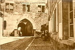 Coucy-le-Chteau - Laon - Tor von ihnen