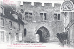 57. Coucy-le-Chteau. - La Porte de Laon. Cette porte est surmonte d'une salle claire par des fentres carres (+devise)