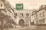 Coucy-le-Chteau. La porte de Laon - Vue intrieure Cette porte est surmonte d'une salle claire, du ct de la ville, par des fentres carres (+devise)