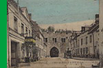 28 COUCY-LE-Chteau. L'Htel des Ruines et La Porte de Laon.