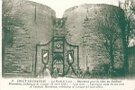 2 COUCY-LE-Chteau - La Porte de Laon.- Dcoration pour la visite du Cardinal HarMTann, archevque de Cologne (11 avril 1916).- Laon gate - Decoration made for the visit of Cardinal hartmann, archbishop of Cologne (11 april 1916)