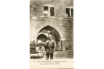 24 COUCY-LE-Chteau.- Sentinelle allemande  la Porte de Laon (mai 1915) German sentry at the Laon Gate