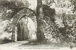 Aisne - 237 - COUCY-le-Chteau (XIIIe Sicle), Chteau, le Parc (+devise)