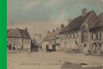 23 COUCY-LE-Chteau. - La Place du March et le Donjon.