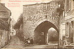 Coucy-le-Chteau - La Porte de Soissons - (intrieur) (+devise)