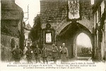 3 COUCY-LE-Chteau - Porte de Soissons. - Dcoration pour la visite du Cardinal HarMTann, archevque de Cologne (11 avril 1916) - Soissons Gate Decoration made for the visit of Cardinal Hartmann, archbishop of Cologne (11 april 1916)